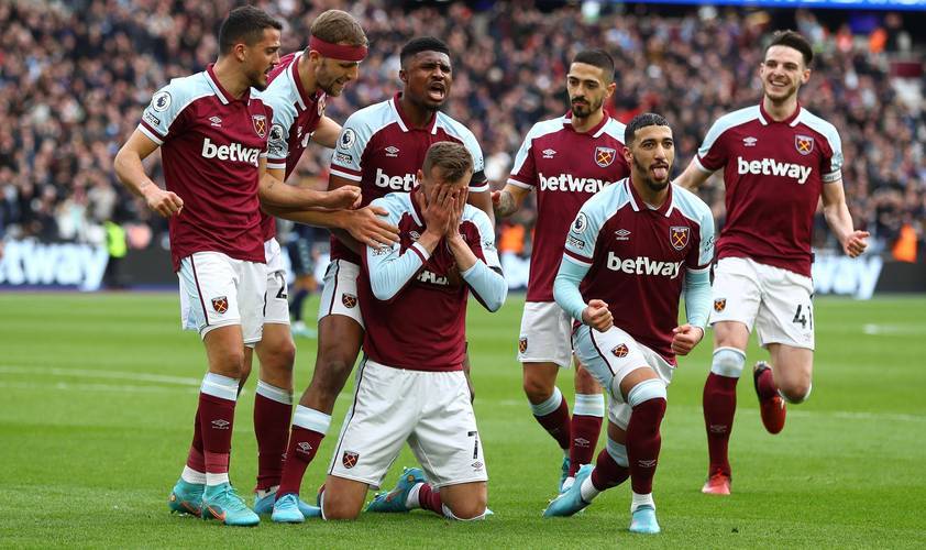 韩鹏：瓦科在我们心里已是最佳射手，希望明年能给他争回来