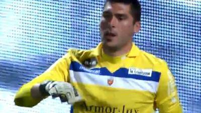 足球报：新鹏城下赛季目标是保级的基础上前进几名（足球报：新鹏城下赛季在保级基础上力争提升名次）