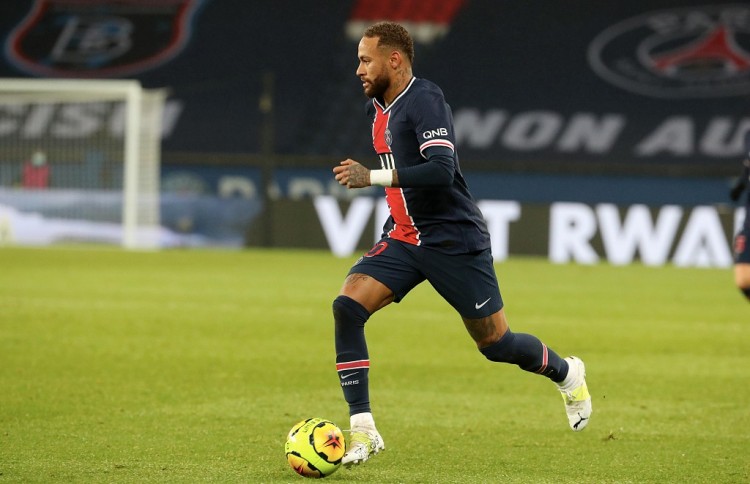 足坛狂欢一夜！欧冠7冠王3-2大逆转登顶意甲，红魔4-1大胜中资球队升第6（欧陆足坛沸腾！欧冠七冠豪门3-2逆转登顶意甲，红魔4-1痛击中资球队跃居第六）