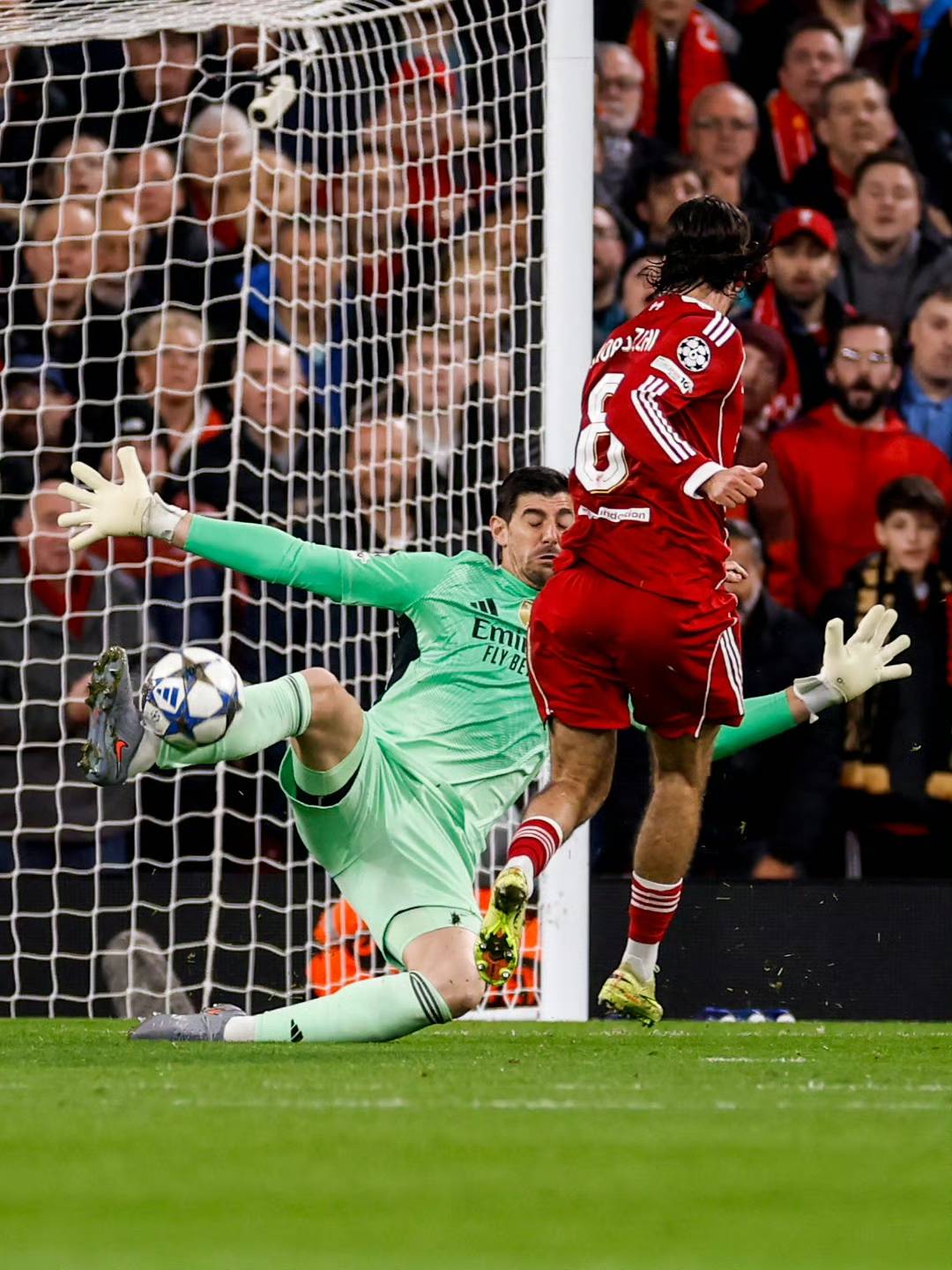 西甲：巴萨3-1战胜赫罗纳